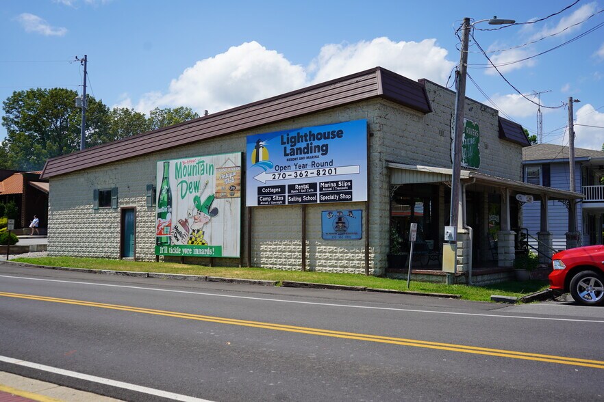 More Photos Of 1817 Jh Obryan Ave, Grand Rivers Storefront Retail Residential For Sale
