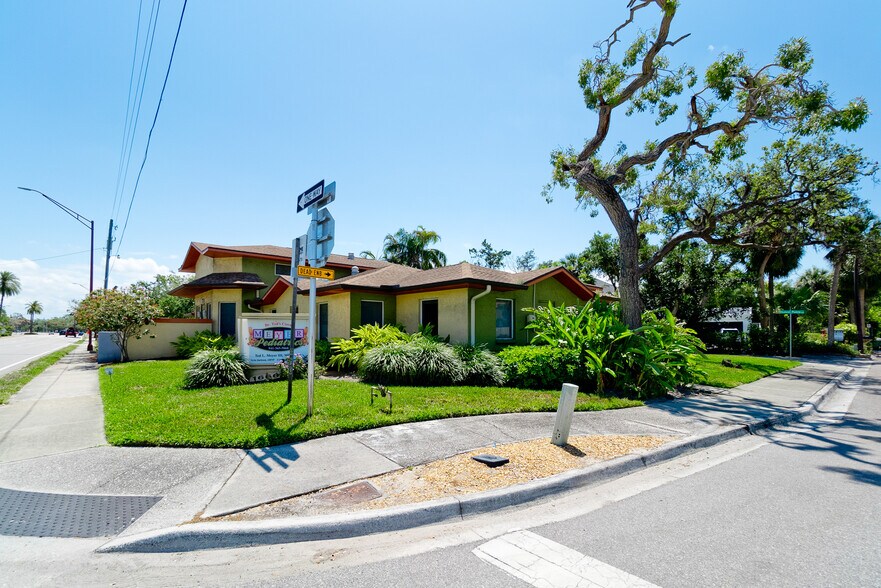 More Photos Of 1666 Mound St, Sarasota Medical For Sale
