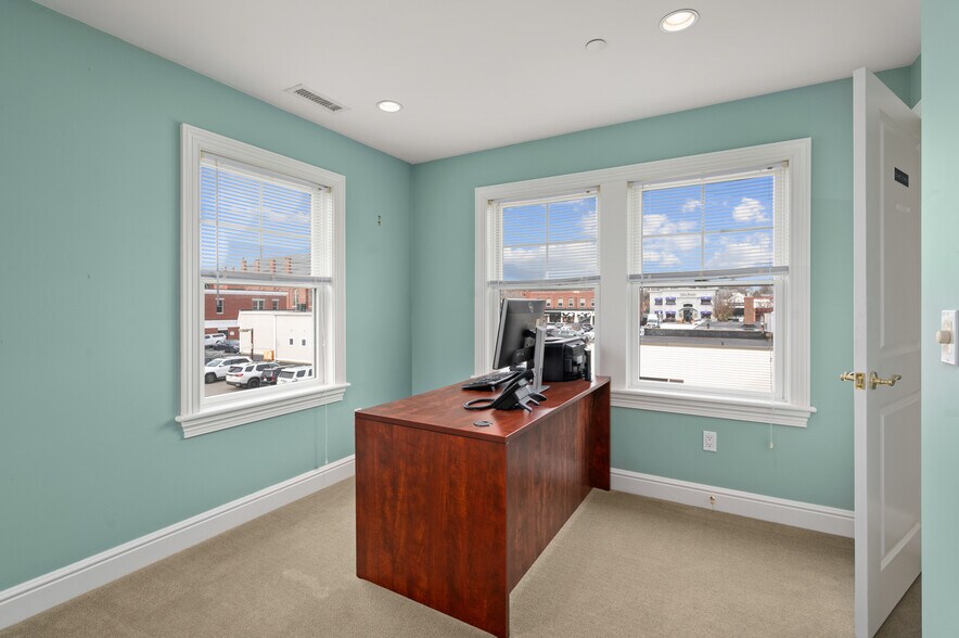 More Photos Of 13 Bartlet St, Andover Office For Lease