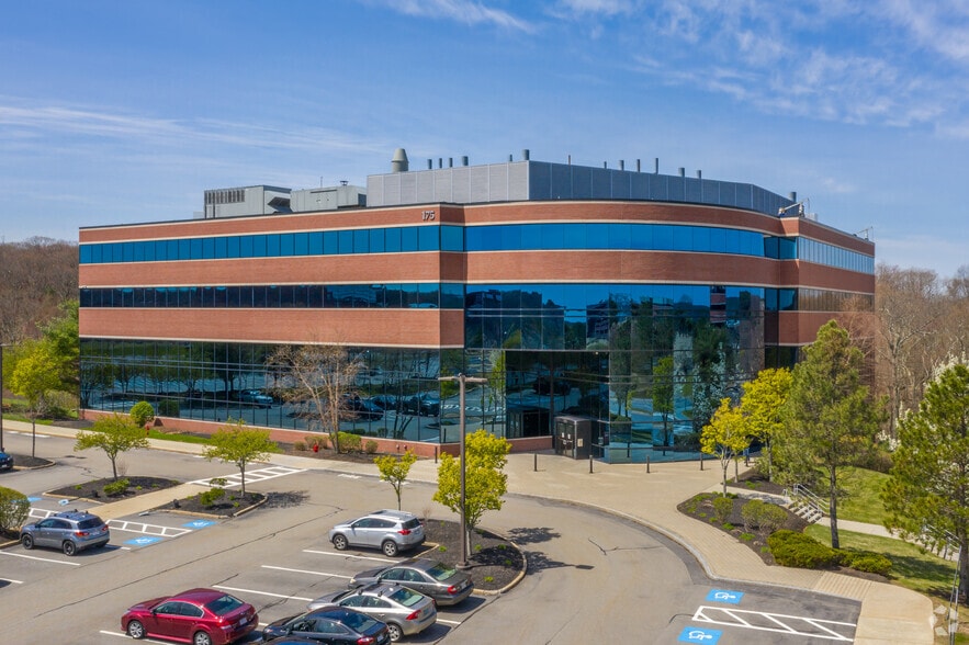More Photos Of 175 Crossing Blvd, Framingham Office For Lease