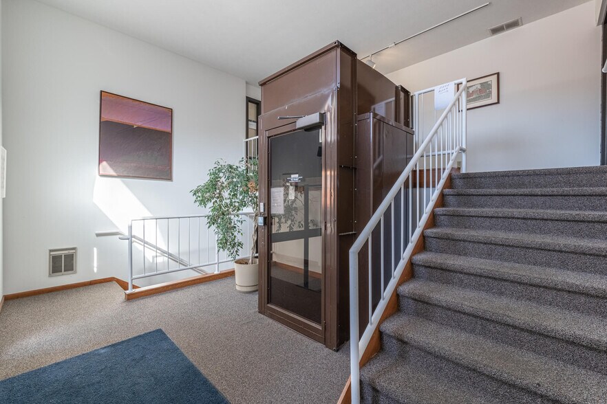More Photos Of 1130 Vester Ave, Springfield Medical For Lease