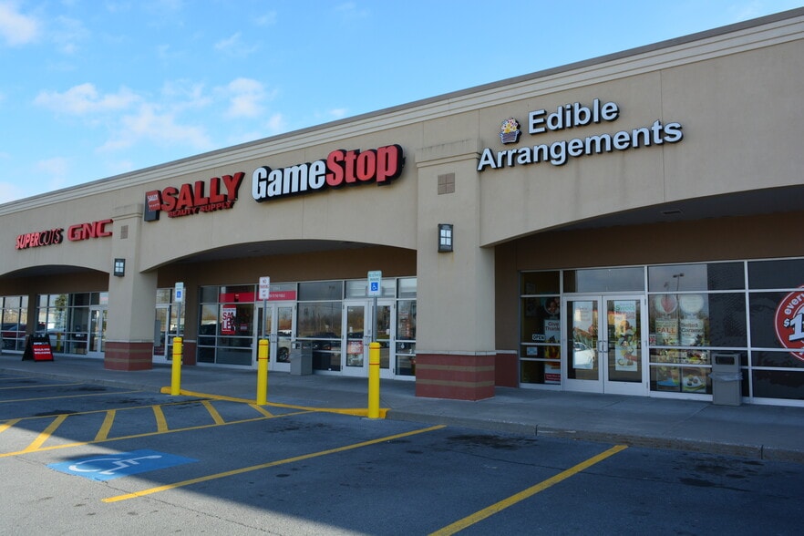 More Photos Of 21800-21880 Towne Center Dr, Watertown Unknown For Lease