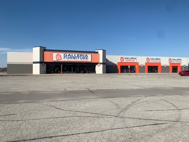 More Photos Of 2300 E Kenosha St, Broken Arrow Freestanding For Lease