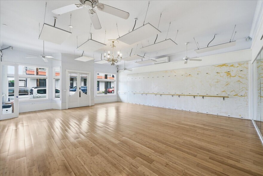 More Photos Of 145 N Market St, Wailuku Storefront Retail Residential For Sale