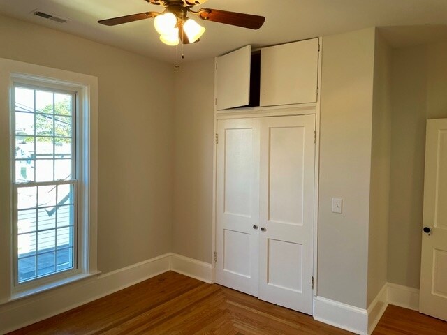 More Photos Of 208 S Elm St, Three Oaks Storefront For Sale