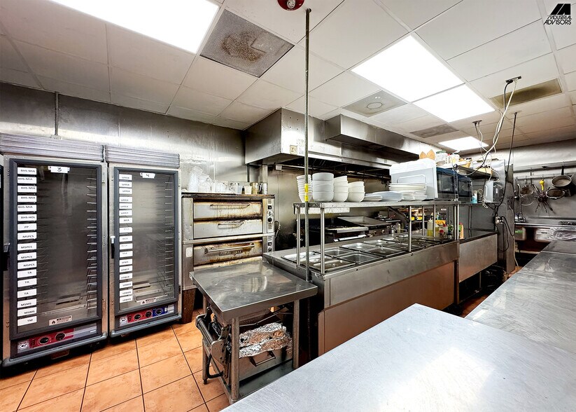 More Photos Of 4960 NW 165th St, Miami Warehouse For Sale