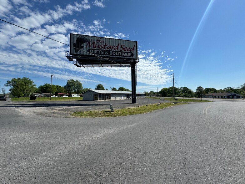 More Photos Of 205 Mimosa Ln, Tahlequah General Retail For Sale