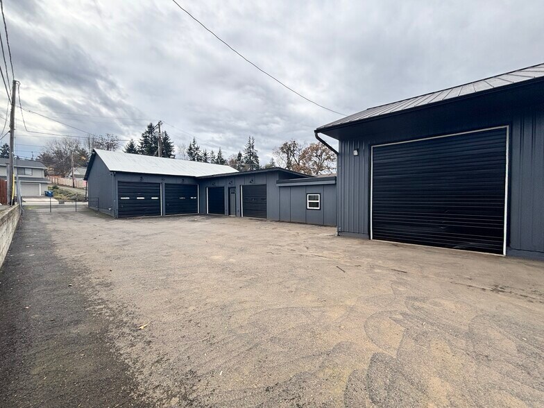 More Photos Of 446 McClaine St, Silverton Warehouse For Sale