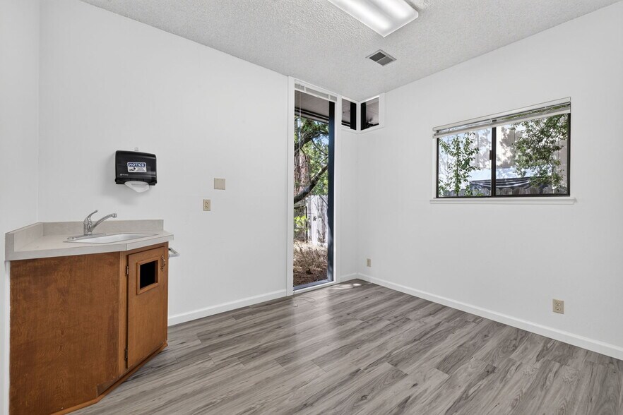 More Photos Of 7 Page St, Cotati Medical For Sale