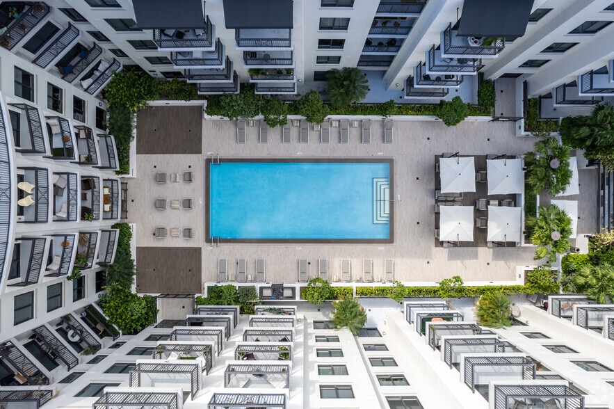 More Photos Of 301 Altara Ave, Coral Gables Apartments For Sale