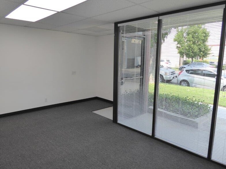 More Photos Of 1415-1441 Gardena Ave, Glendale Warehouse For Lease