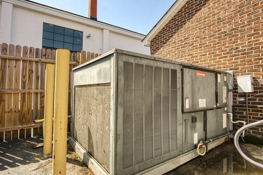 More Photos Of 608 Church St, Concord Fast Food For Sale