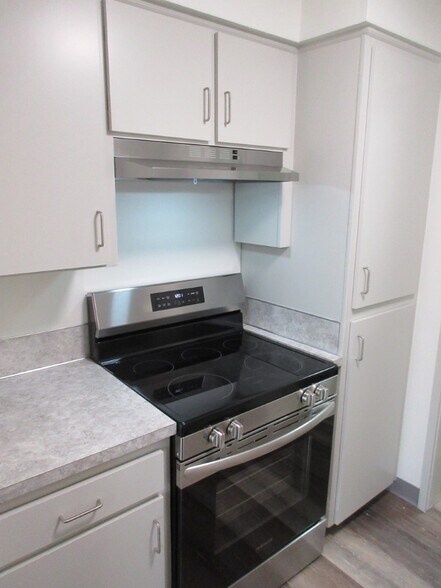 More Photos Of 4551 Chippewa Ct SE, Salem Multifamily For Sale