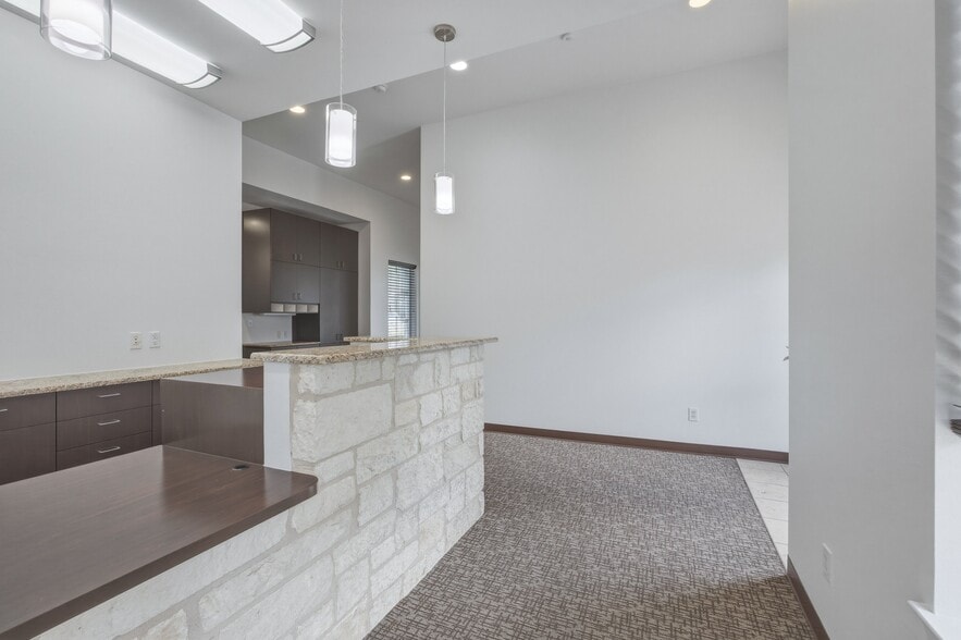 More Photos Of 12171 W Parmer Ln, Cedar Park Medical For Lease