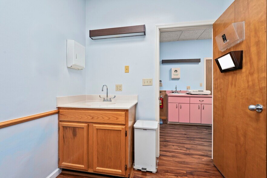 More Photos Of 1801 S 23rd St, Fort Pierce Medical For Sale