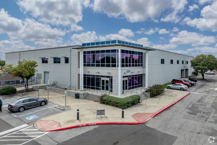 More Photos Of 1560 Cable Ranch Rd, San Antonio Flex For Sale