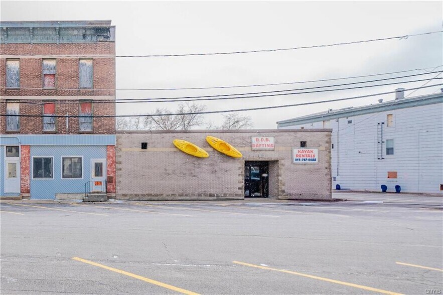 More Photos Of 120-124-128 William St, Dexter Flex For Sale