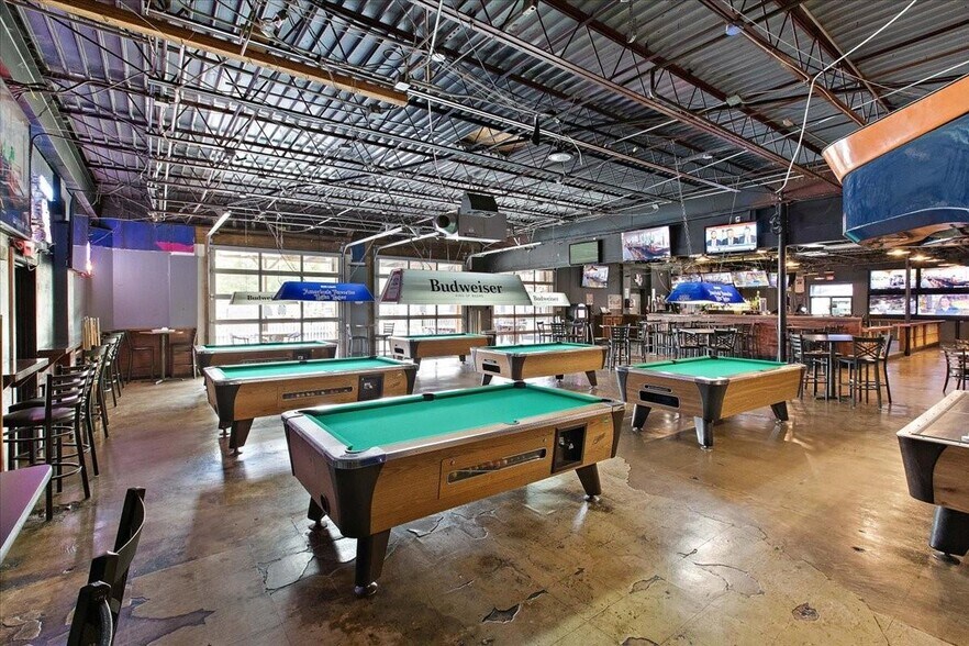 More Photos Of 1507 North St, Nacogdoches Bar For Sale