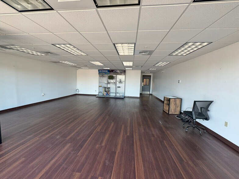 More Photos Of 3401 N Market St, Wilmington Auto Repair For Sale