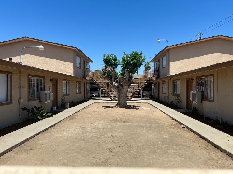 More Photos Of 4419 E Hamilton Ave, Fresno Apartments For Sale