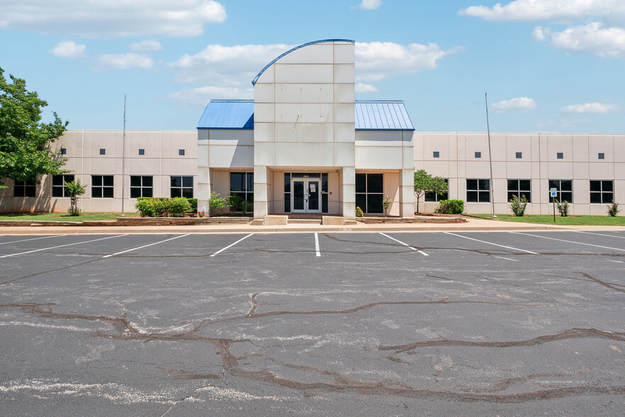 Primary Photo Of 8400 Silver Crossing, Oklahoma City Telecom Hotel Data Hosting For Sale