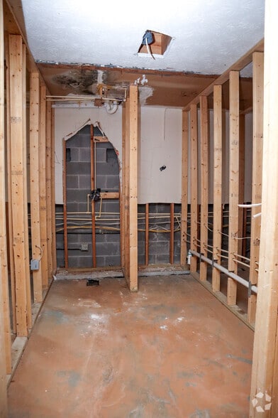 More Photos Of 6135 Petty St SW, Covington General Retail For Sale