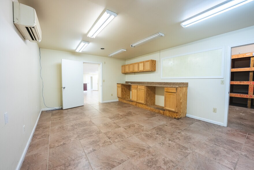 More Photos Of 690 N Franklin St, Christiansburg Office For Sale