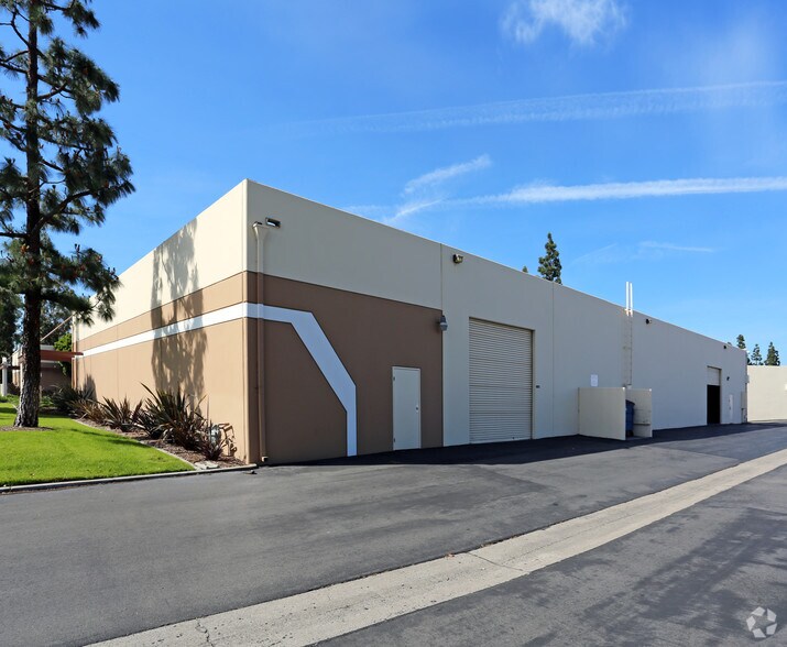 More Photos Of 628 N Eckhoff St, Orange Warehouse For Lease