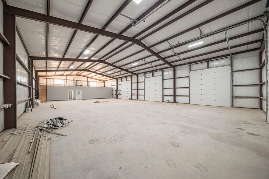 More Photos Of 14010 W Silver Fox Trl, Odessa Warehouse For Sale