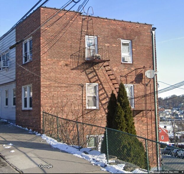 Primary Photo Of 250 Edwards Pl, Yonkers Multifamily For Sale