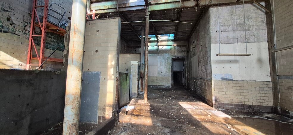 More Photos Of 550 Oliver St, Cincinnati Warehouse For Sale