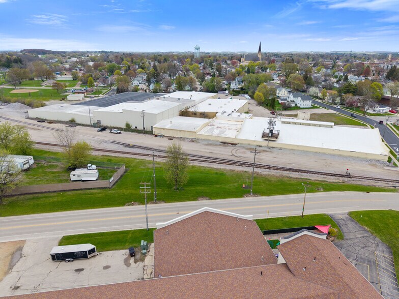 More Photos Of 426 S Montgomery St, Watertown Manufacturing For Lease