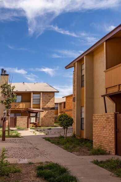 More Photos Of 1102 Sherman Ave, Levelland Apartments For Sale