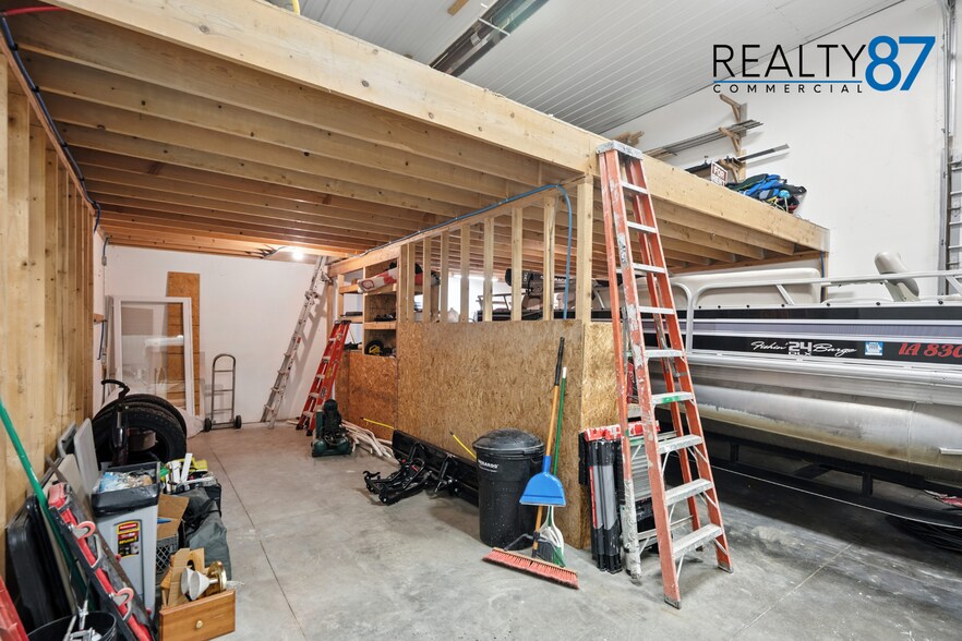 More Photos Of 2700 Stonegate Ct, Hiawatha Industrial For Sale