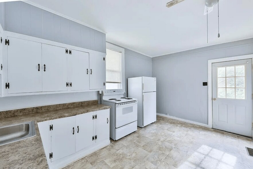More Photos Of 207 Church St, Martin Multifamily For Sale