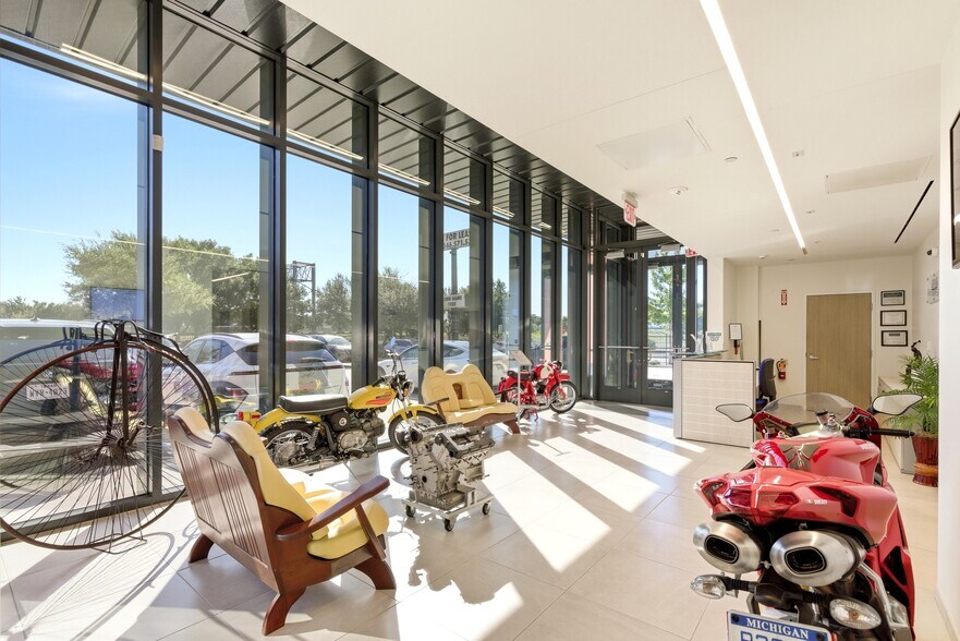 More Photos Of 10402 Valley Forge Dr, Houston Office For Lease