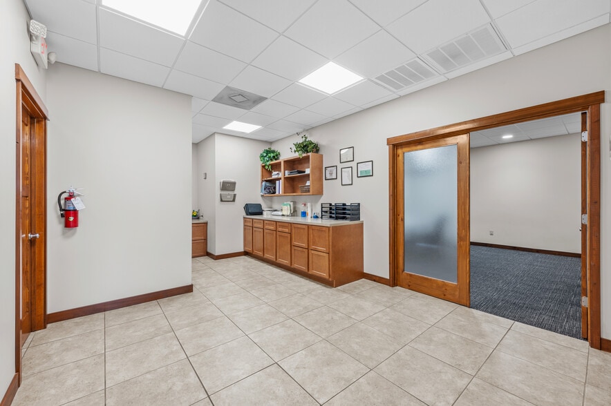 More Photos Of 5115 Frontage Rd N, Lakeland Manufacturing For Lease