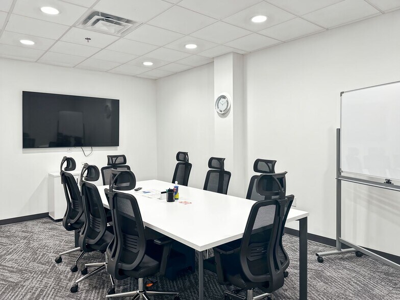 More Photos Of 3300 Gateway Centre Blvd, Morrisville Coworking Space