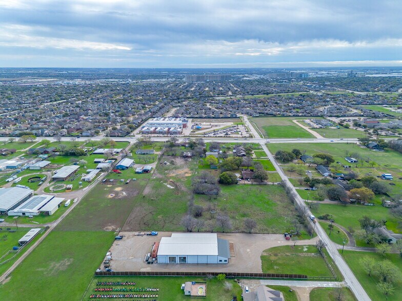 More Photos Of 1650 Staree Ln, Saginaw Flex For Lease