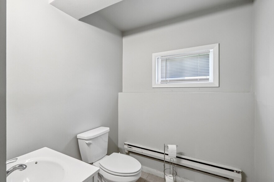 More Photos Of W9231 Bobolink Rd, Reeseville Warehouse For Sale