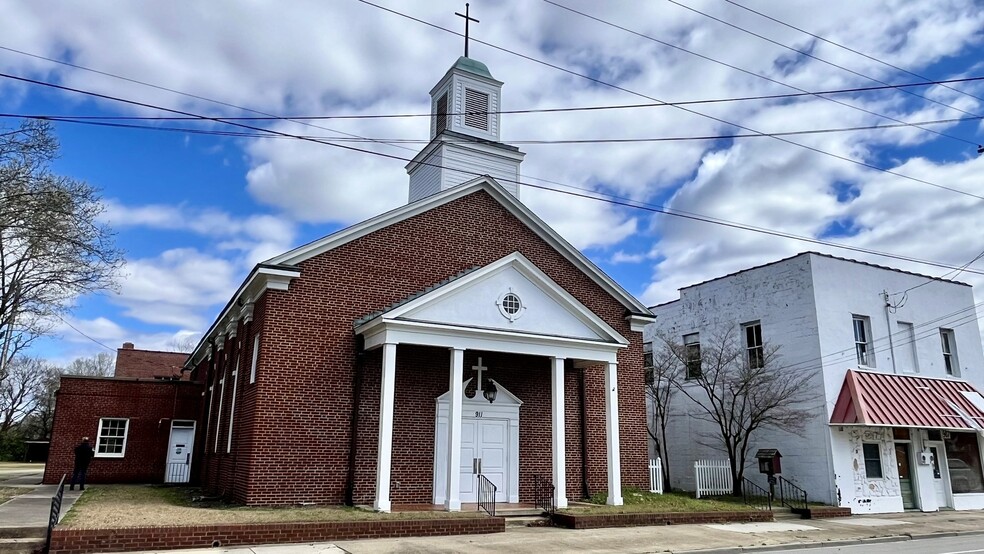 More Photos Of 911 Falls Rd, Rocky Mount Religious Facility For Sale