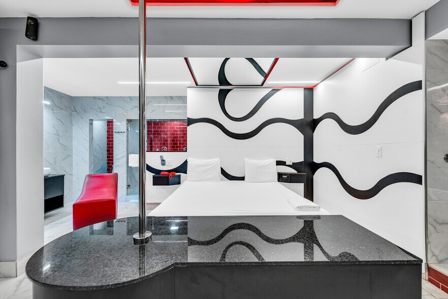 More Photos Of 841 N Krome Ave, Homestead Hotel For Sale