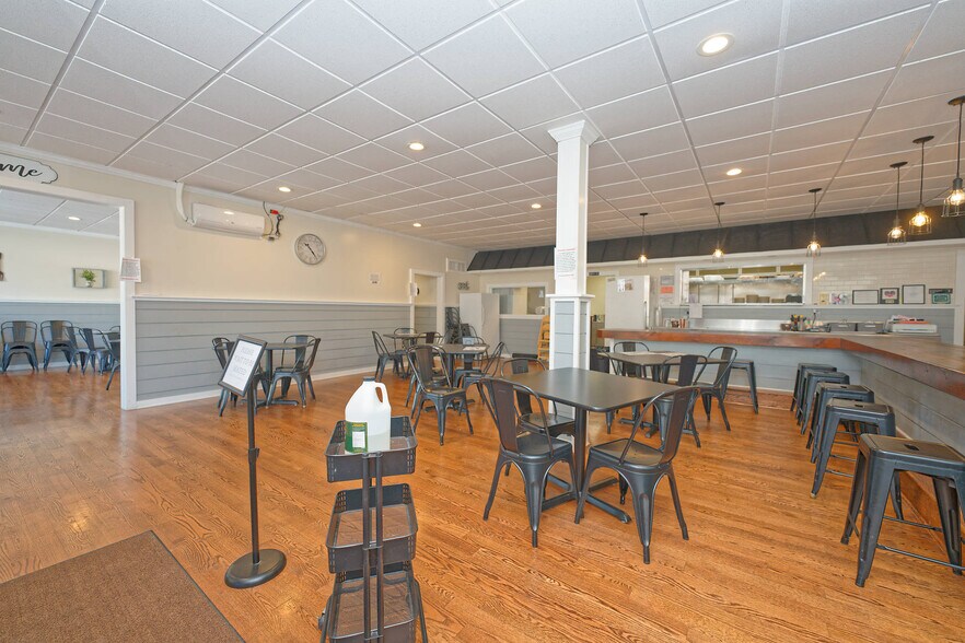 More Photos Of 106 Broad St, Schuylerville Restaurant For Sale
