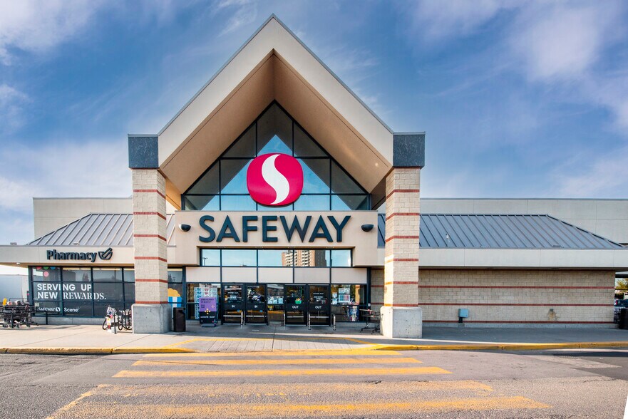 More Photos Of 15630 87th Ave NW, Edmonton Storefront For Lease