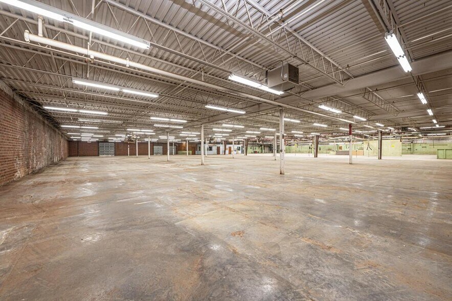 More Photos Of 1120 1st St W, Conover Distribution For Lease