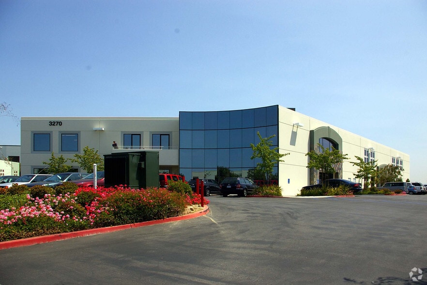 More Photos Of 3270 Corporate View, Vista Manufacturing For Lease