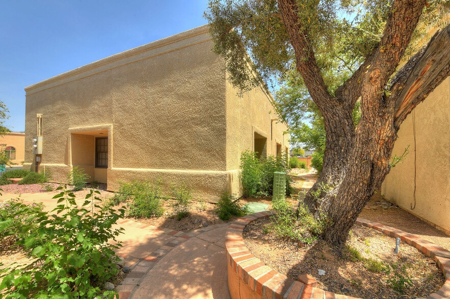 More Photos Of 6103-6105 E Grant Rd, Tucson Office For Sale