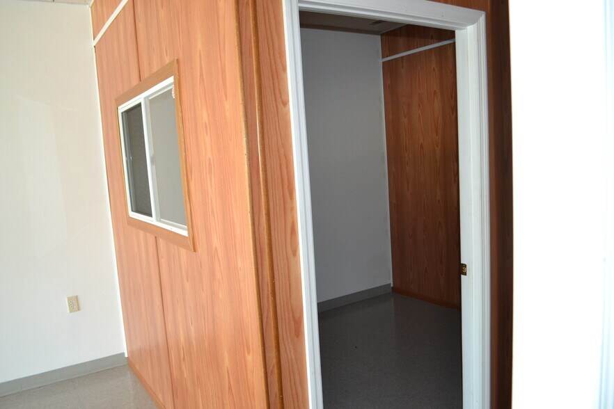 More Photos Of 120 Carter Blvd, Polk City Storefront Retail Office For Lease
