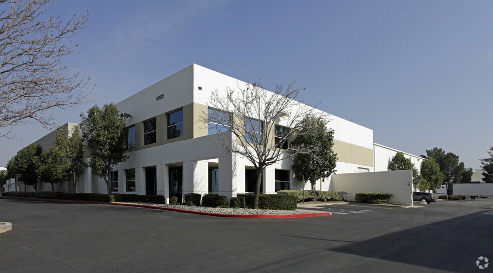 More Photos Of 10681 Business Dr, Fontana Warehouse For Lease