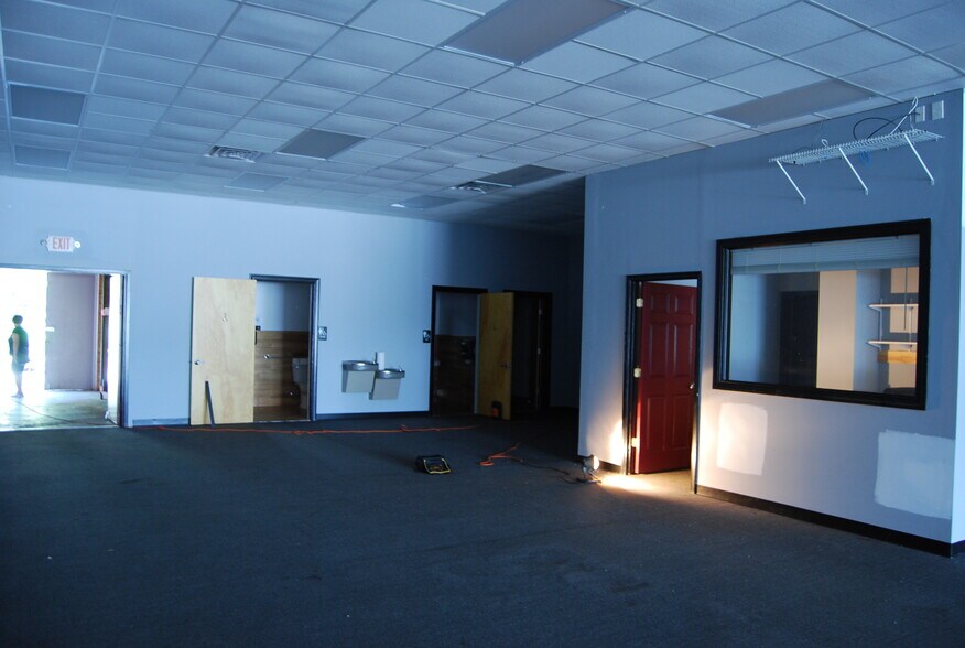 More Photos Of 5164 Virginia Beach Blvd, Virginia Beach Freestanding For Lease